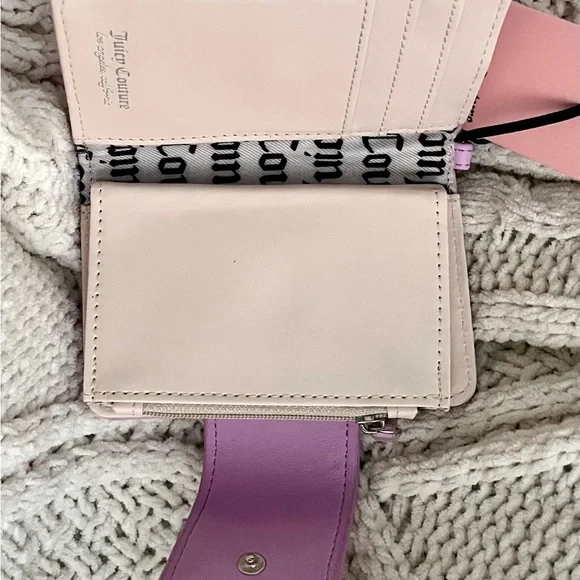 Juicy Couture Orchid Bouquet Lilac  Wallet💜 - Picture 3 of 3